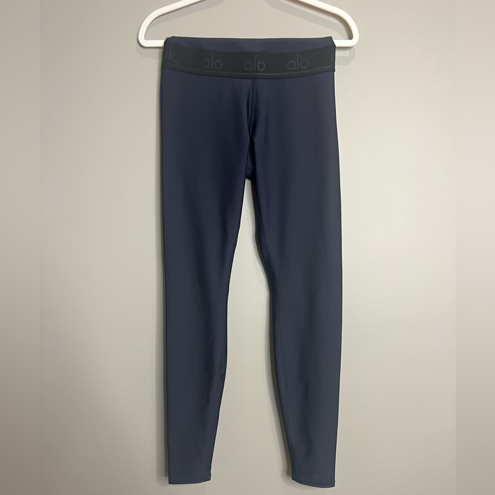 Size medium navy alo legging